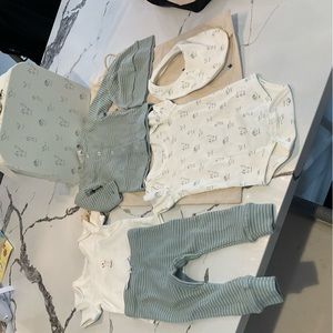 MAISONETTE Madison Me Luxe baby gift set cream sage and multi BRAND NEW